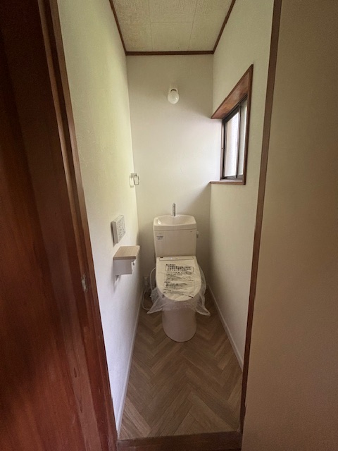 秦野市　トイレリフォーム　【和便器から洋便器へ】