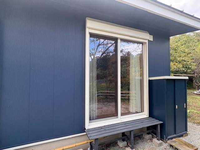 秦野市　引違い窓ｼｬｯﾀｰ修理　【ｼｬｯﾀｰ枠から外れた】